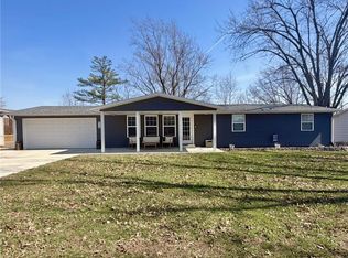 810 Town And Country Ln, Trenton, MO 64683