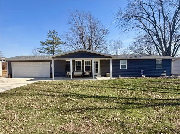 810 Town And Country Ln, Trenton, MO 64683