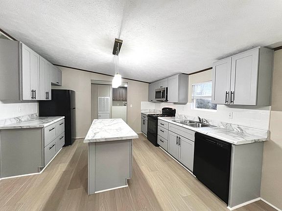 5th image of 255 Arena Park Dr