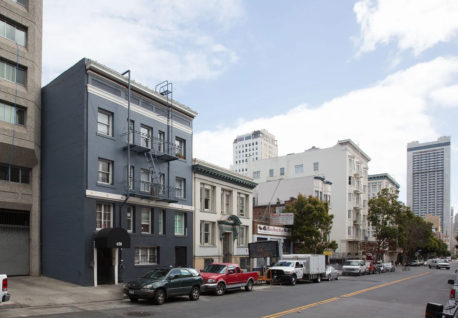 650 Ellis — Photo 4