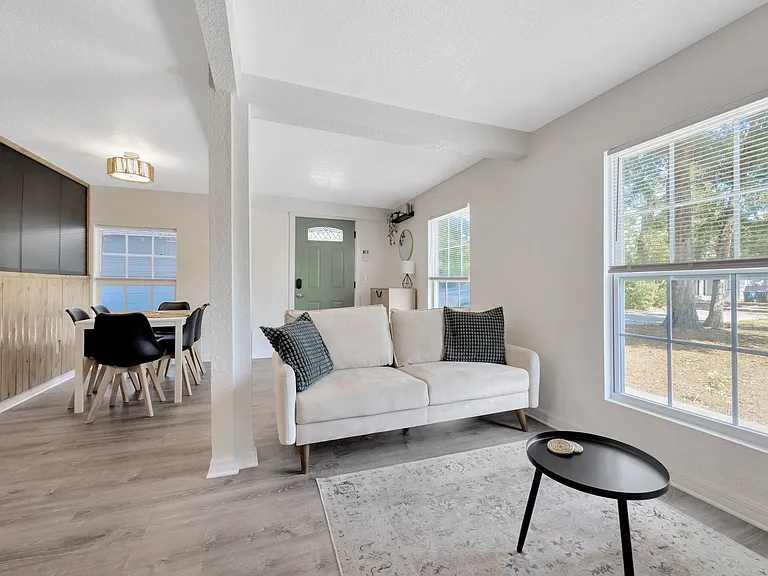 1215 E New Orleans Ave — Photo 9