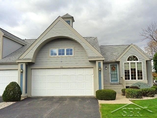 1st image of 15 Drake Dr E
