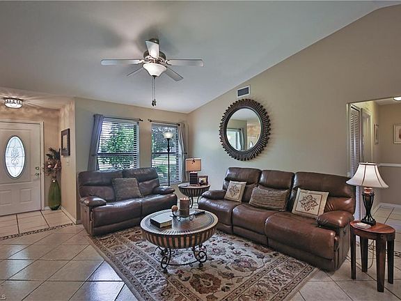 4th image of 124 SE 12th Pl