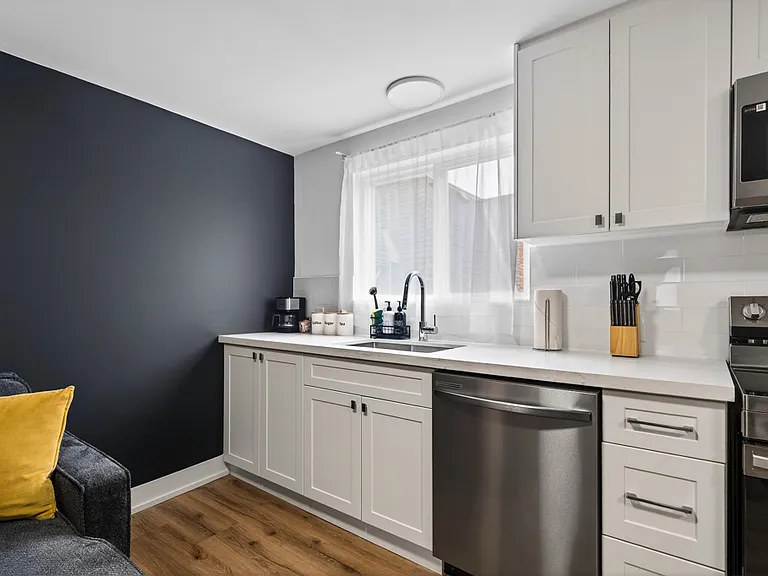 610 King St E #1 — Photo 7