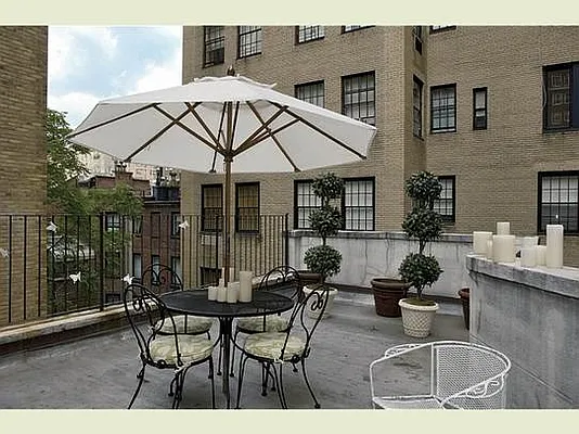 Sold by Stribling | media 7