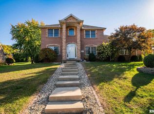 2606 W Sunset Ct, Peoria, IL 61615