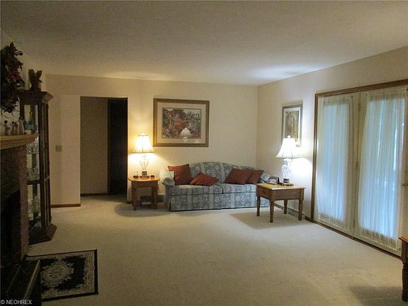 2nd image of 208 Jessica Dr