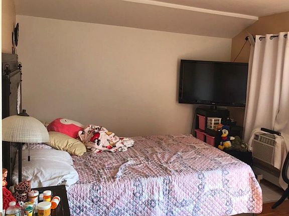 4th image of 21600 43rd Ave