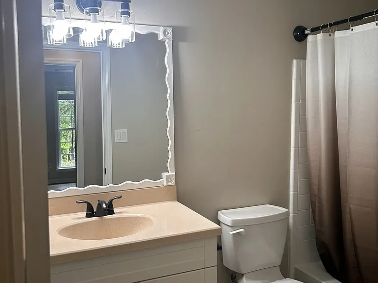 550 Creekwood Xing — Photo 32