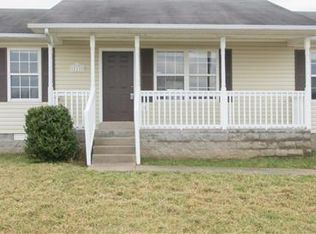 111 Sidney Ct, Oak Grove, KY 42262