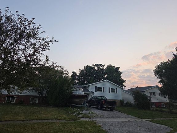 3rd image of 4219 Holl Rd