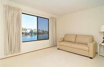 2nd image of 607 Santa Catalina Ln