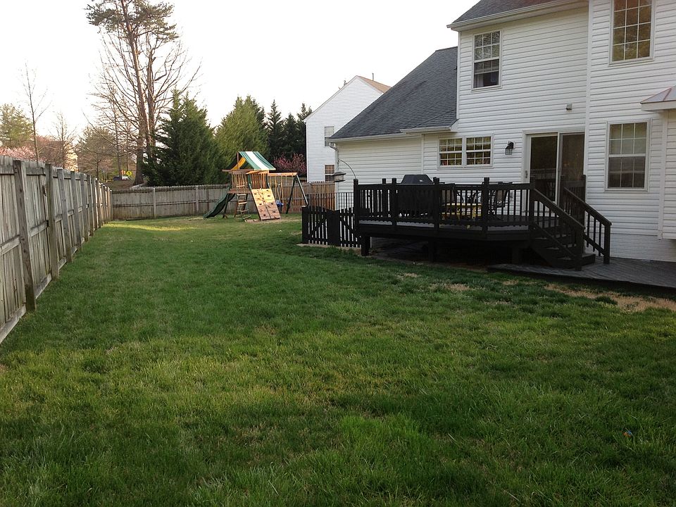 1st image of 27 Arbor Ln