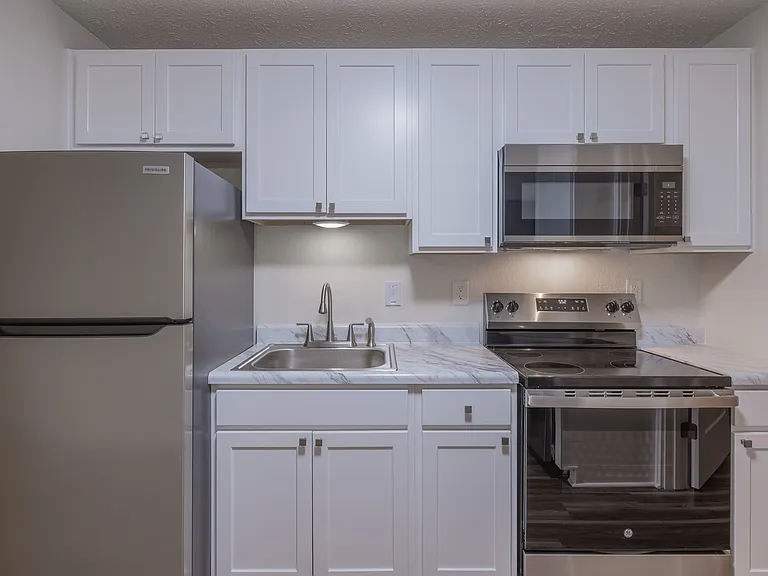 800 Rolling Hills Dr #8 — Photo 8
