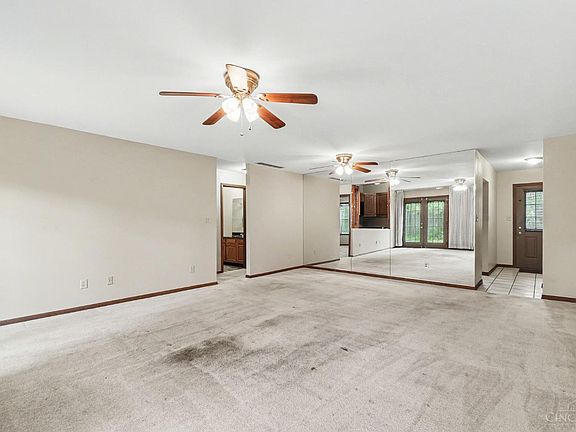 4th image of 9048 Winton Rd #6