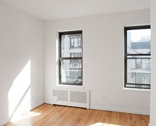 3rd image of 121 E 82nd St APT 21