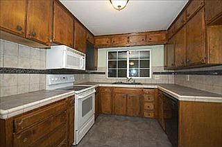 3rd image of 113 Mulberry Ave