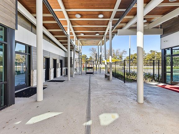 4th image of 249 Firefox Way