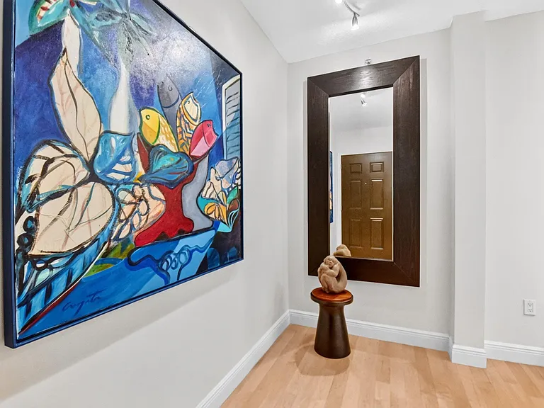 610 Clematis St #424 — Photo 2