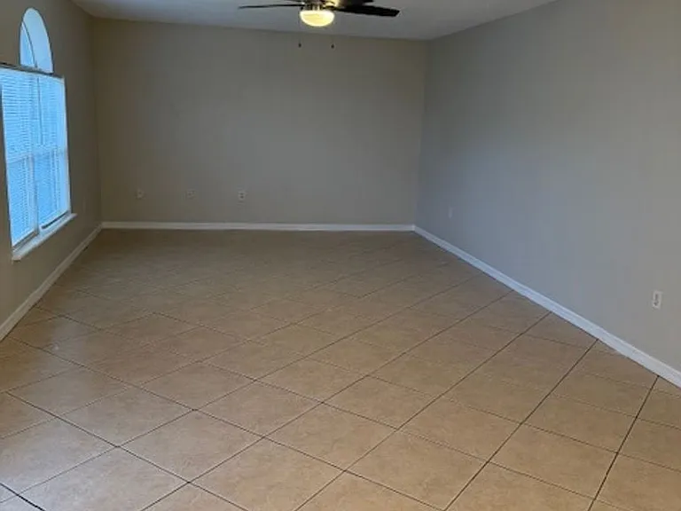 744 Paris Dr — Photo 11