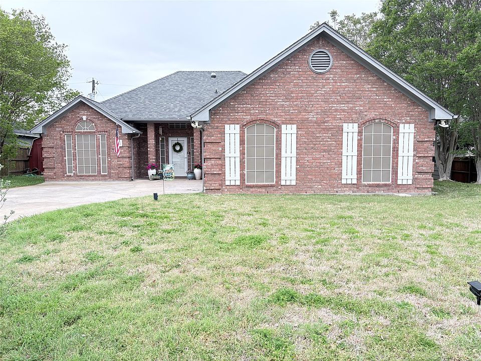 1st image of 1200 Oak Tree Ln
