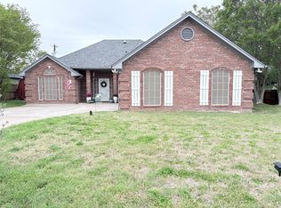 1200 Oak Tree Ln, Weatherford, TX 76086