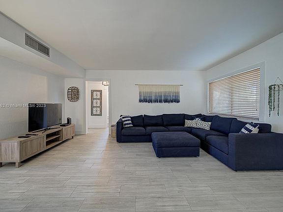 5th image of 8015 SW 107th Ave APT 118