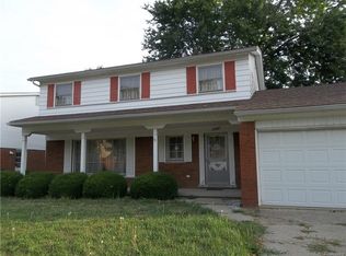 11251 Canterbury Dr, Warren, MI 48093