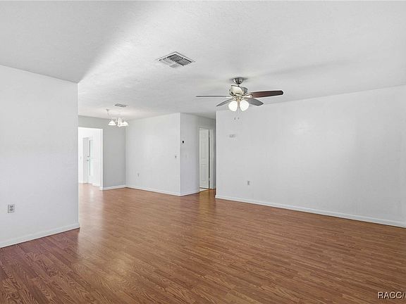 3rd image of 223 S Lincoln Ave
