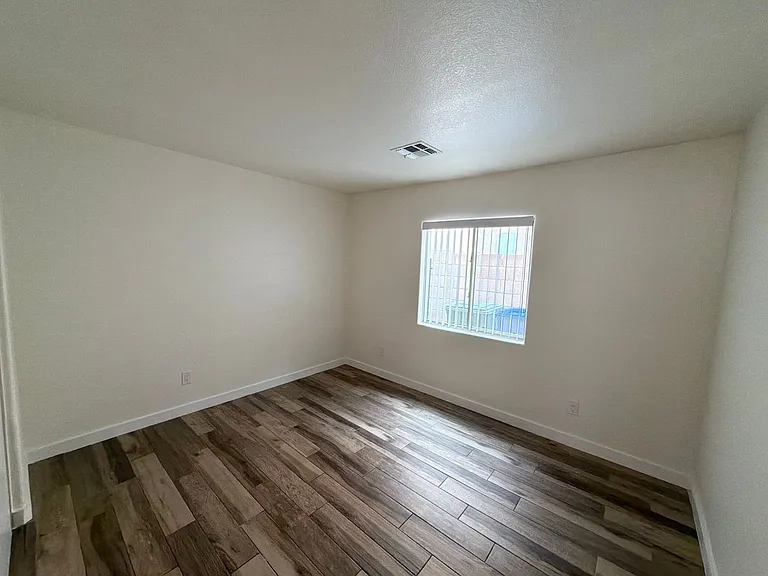 12710 W Ash St — Photo 8