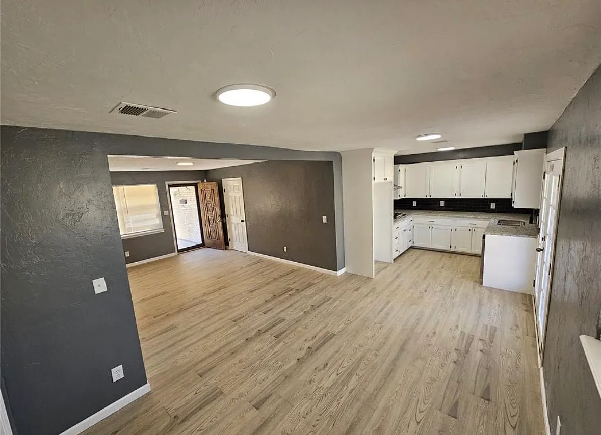3 bed, 1246 sqft, $1,350 — Photo 4
