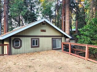862 Oakmont Ln, Lake Arrowhead, CA 92352