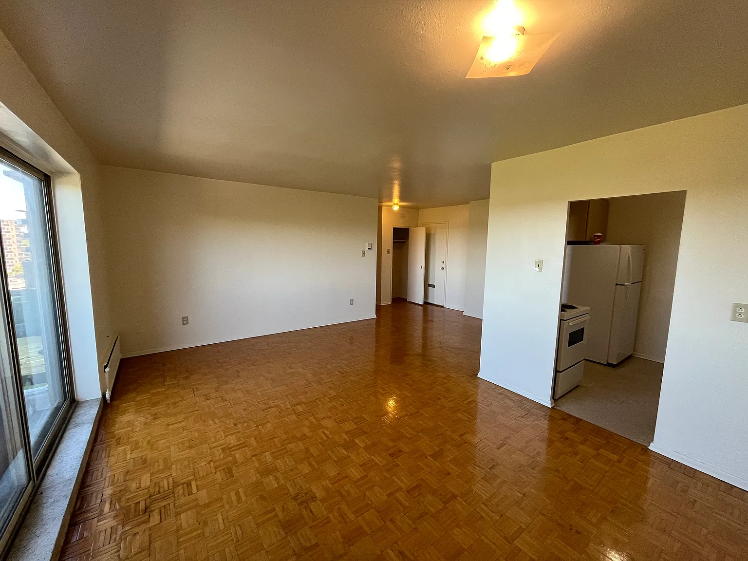 1 bed, 750 sqft, $1,800 — Photo 4
