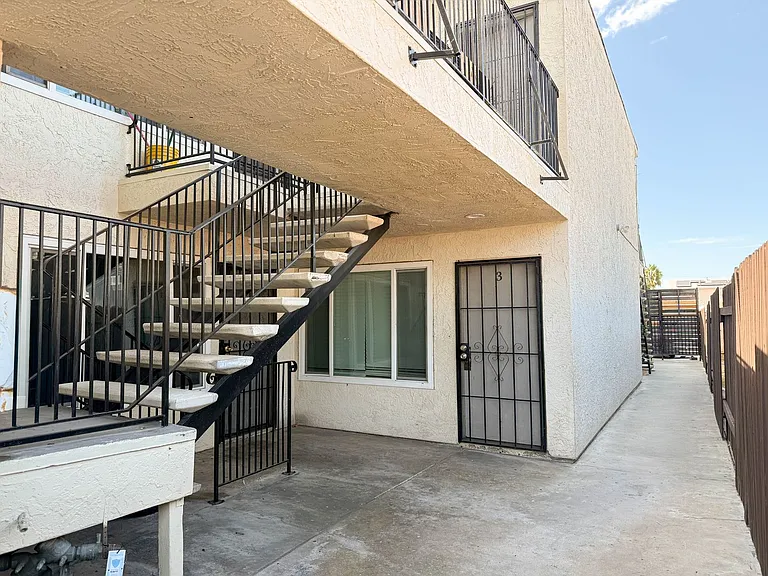 3781 Marlborough Ave — Photo 14