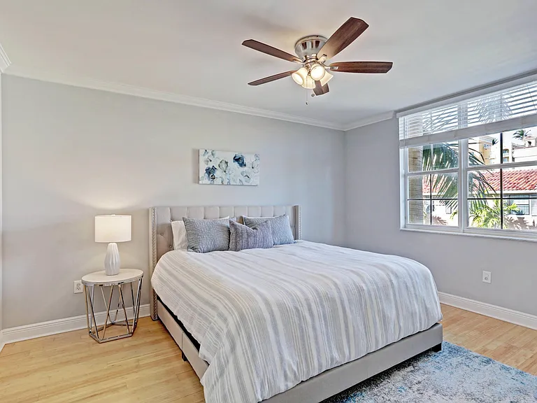 630 Sapodilla Ave #321 — Photo 18