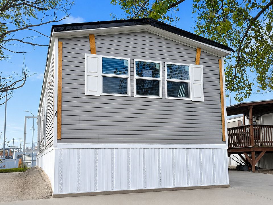 Building Photo 4