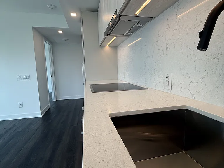 609 Sherbourne St #1210 — Photo 11