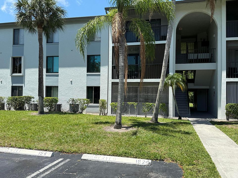 1st image of 1009 Green Pine Boulevard #E1