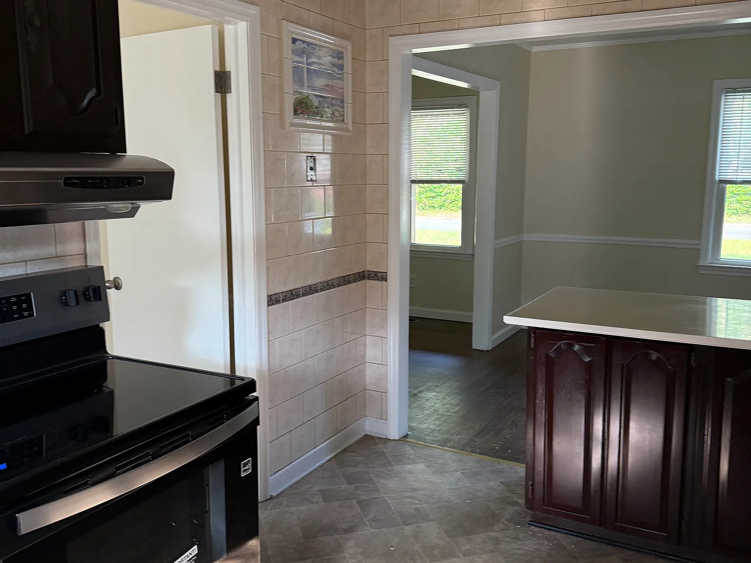 3 bed, 1254 sqft, $1,300 — Photo 4