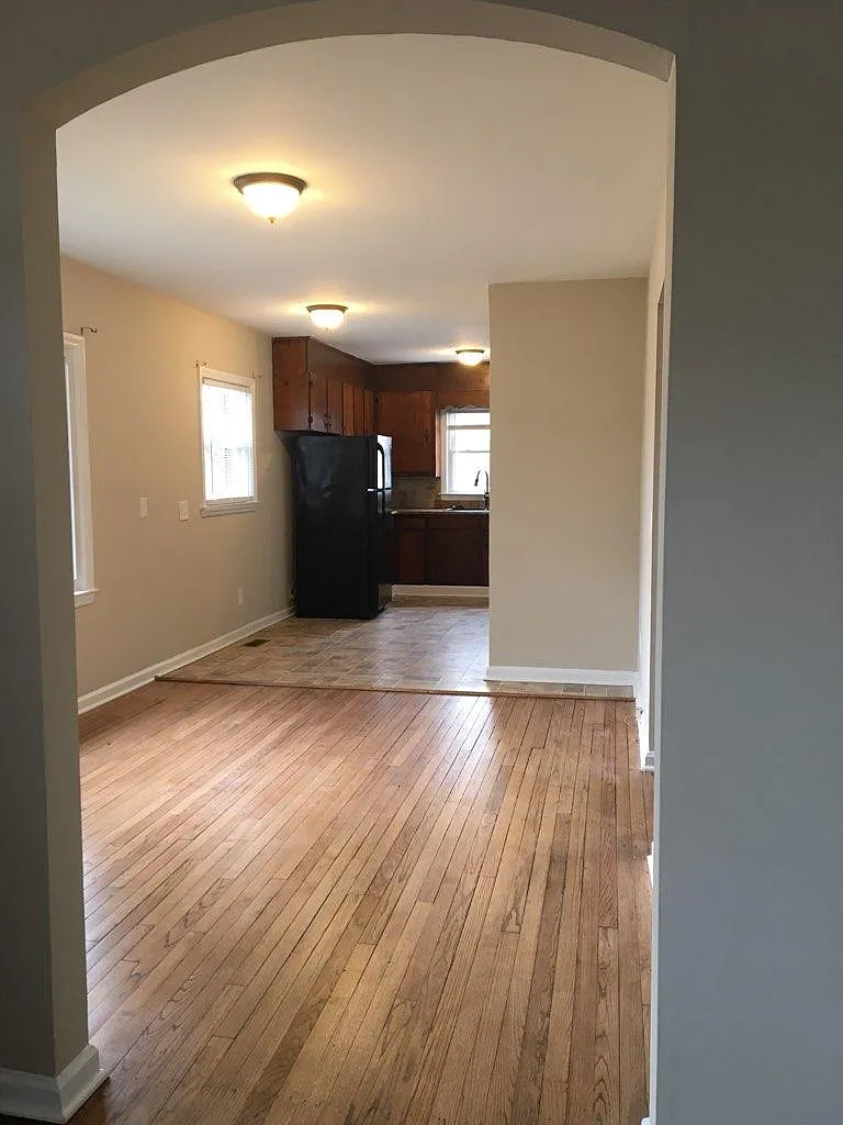 608 W Academy St — Photo 4
