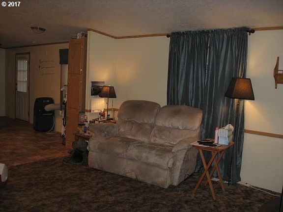 3rd image of 7961 SE Lupine St