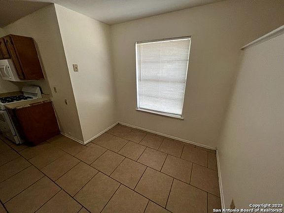 5th image of 6038 Castle Hunt Dr