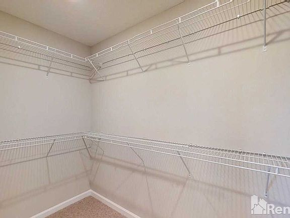5th image of 284 Trumpco Dr
