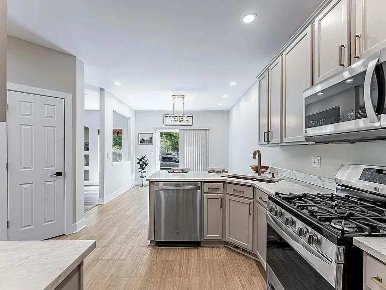 307 Abington Woods Dr — Photo 19