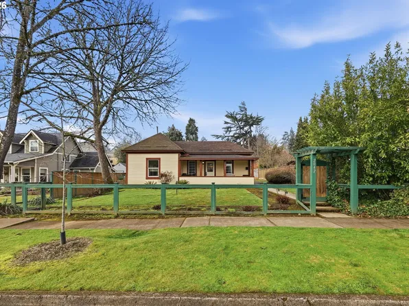 2042 Onyx St, Eugene, OR 97403