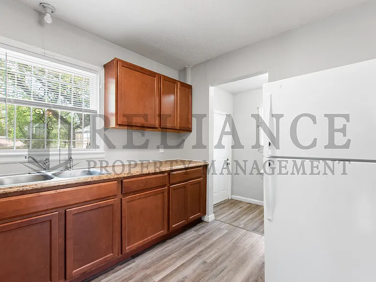 2219 N Prince St — Photo 10