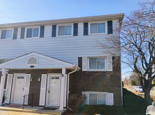 553 W Park Ave APT A, Libertyville, IL 60048