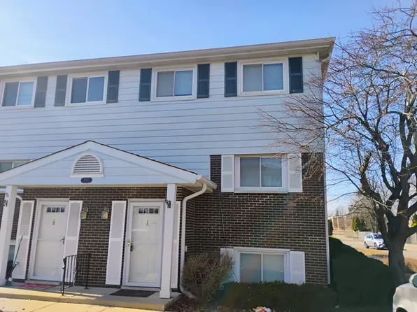 553 W Park Ave APT A, Libertyville, IL 60048