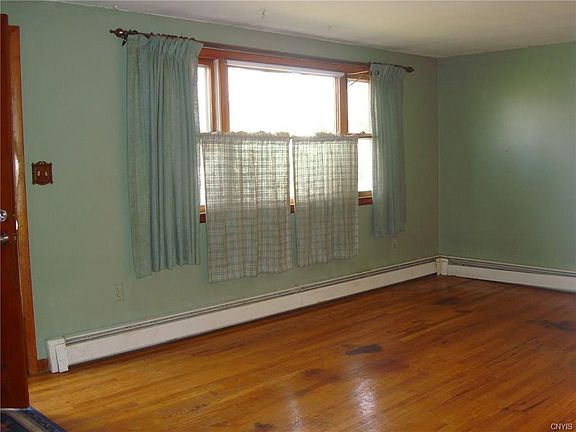 3rd image of 7714 W Sorrell Hill Rd