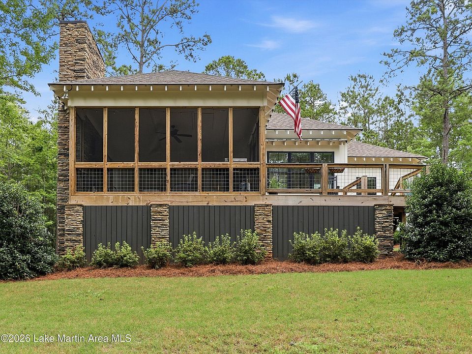 1st image of 18 Hart Ln
